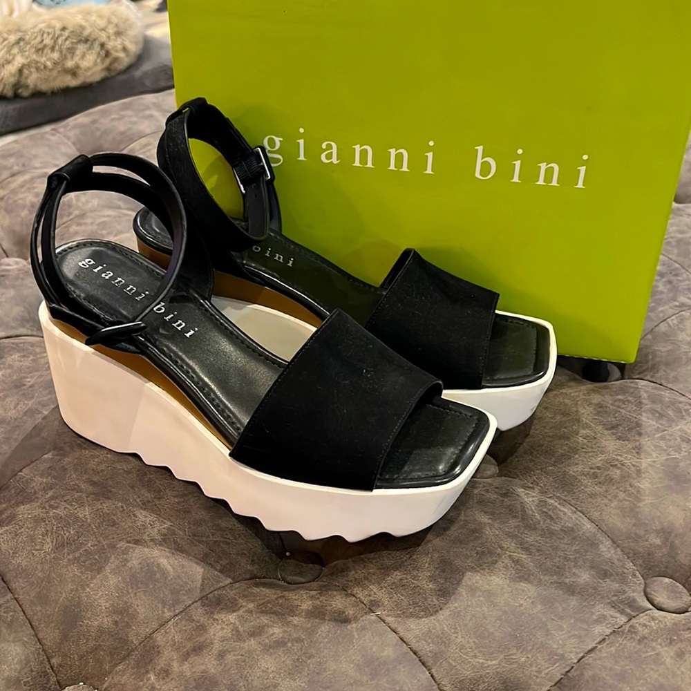 Gianni Bini black Barreno wedges 9.5